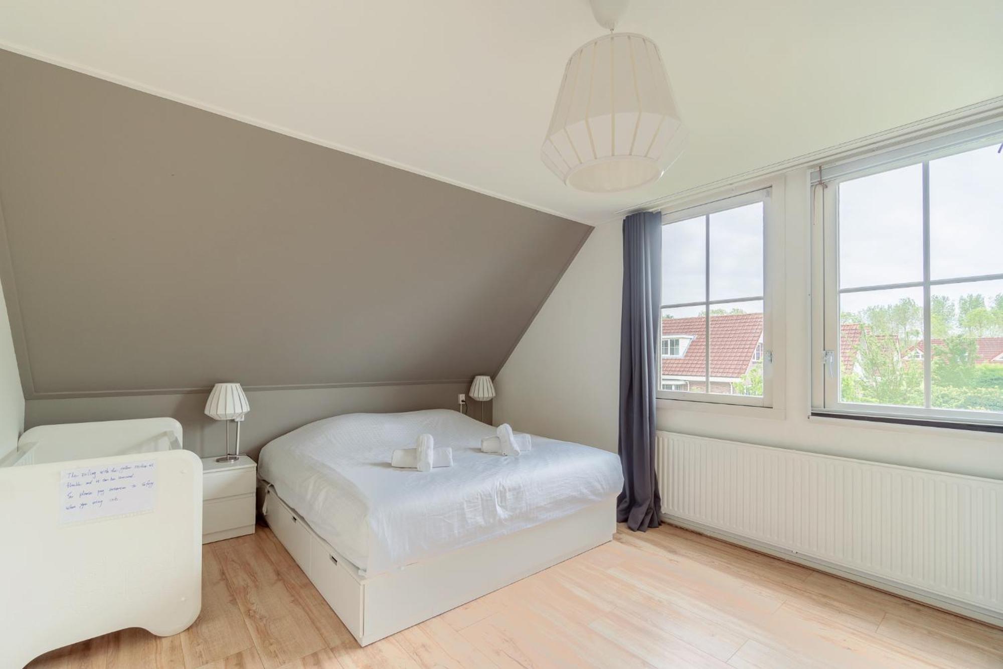 Comfort Villa For 8 People Zeewolde Eksteriør bilde