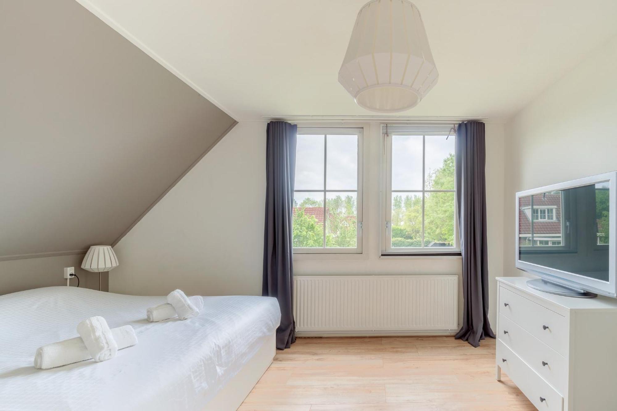 Comfort Villa For 8 People Zeewolde Eksteriør bilde