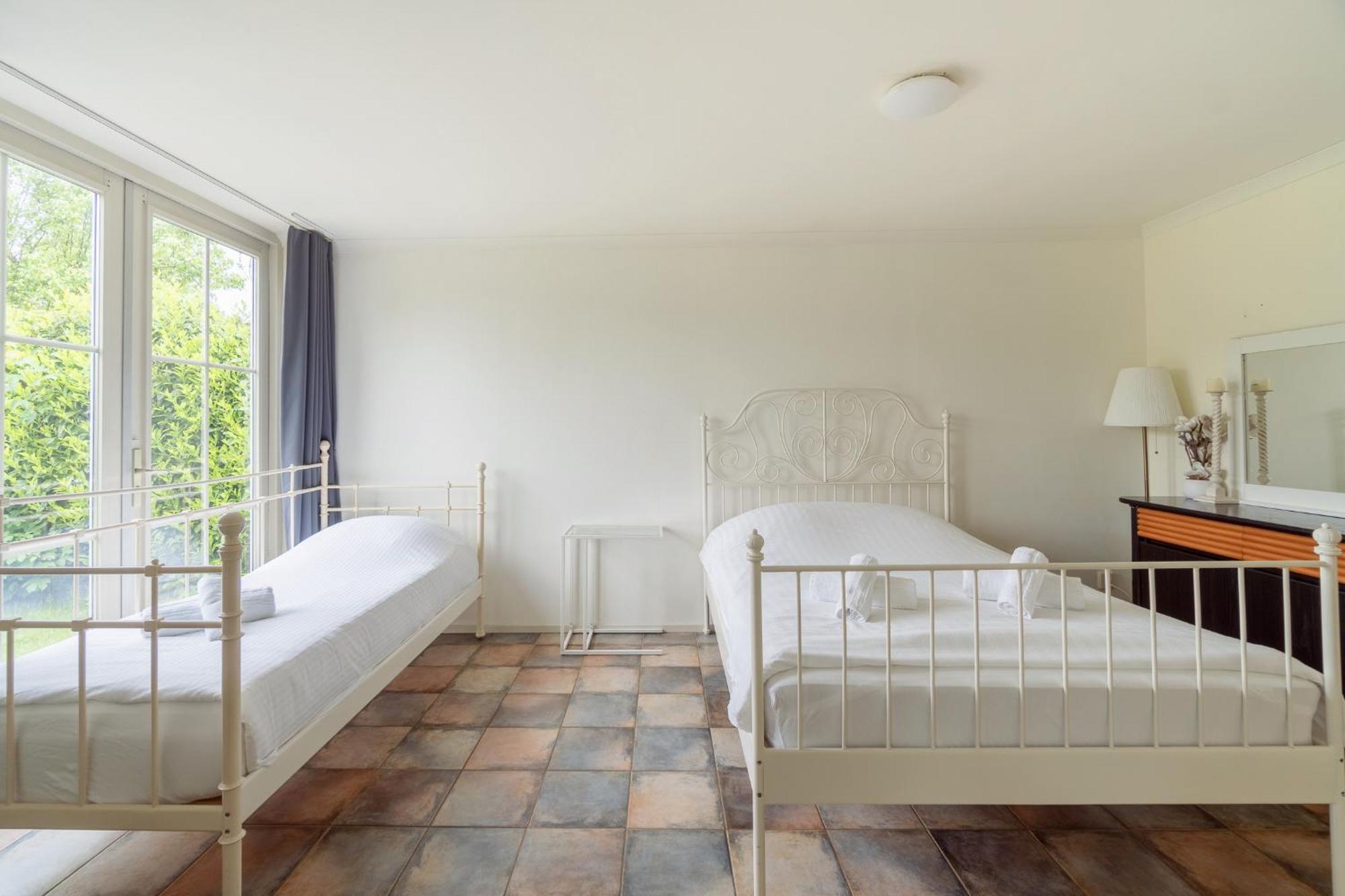 Comfort Villa For 8 People Zeewolde Eksteriør bilde