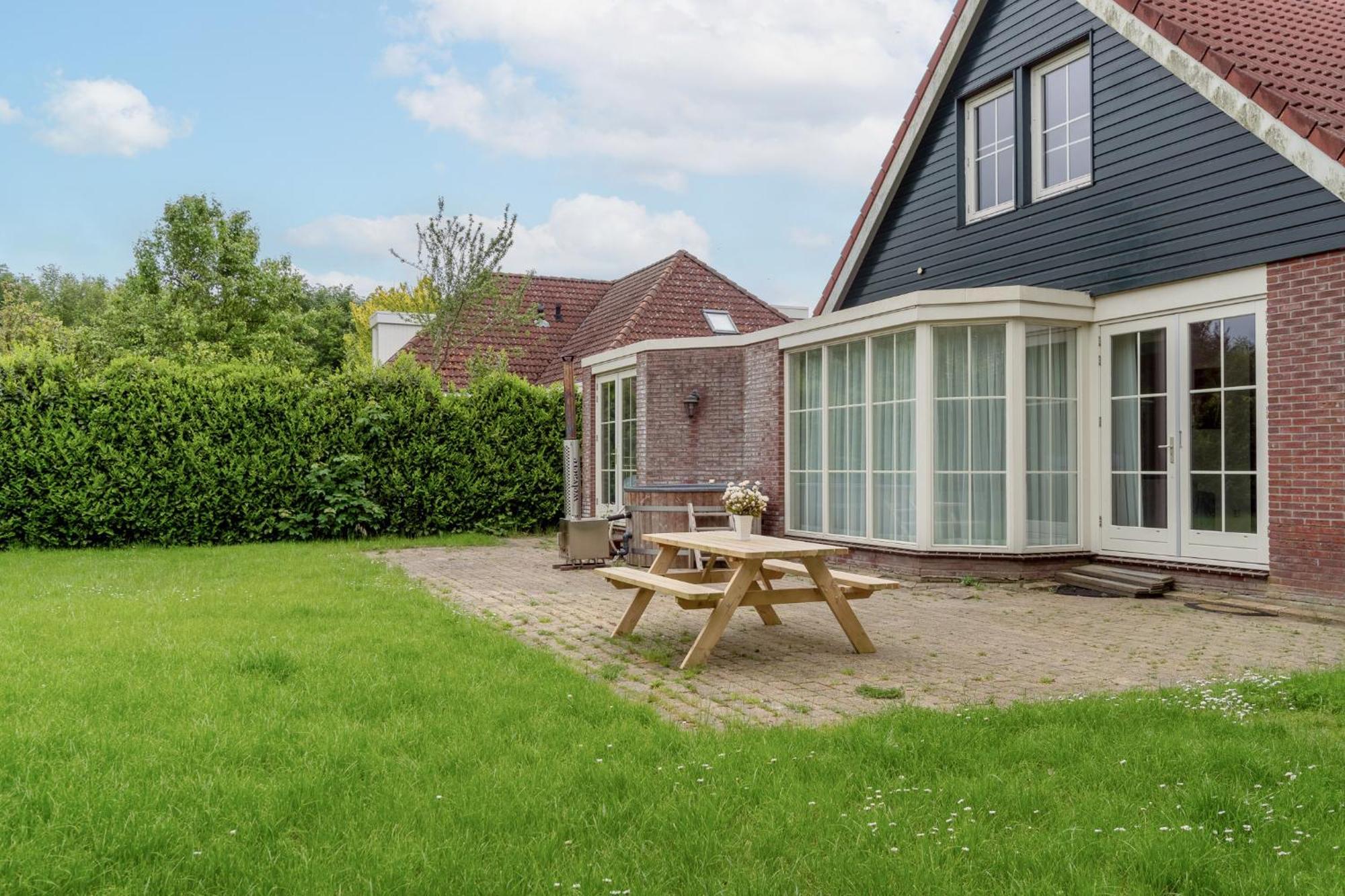 Comfort Villa For 8 People Zeewolde Eksteriør bilde