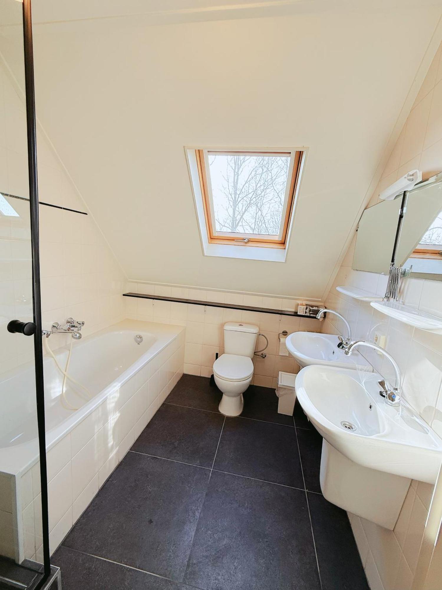 Comfort Villa For 8 People Zeewolde Eksteriør bilde